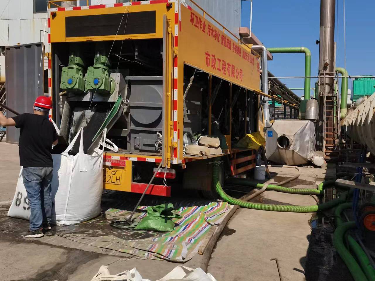 连平淤泥压干处理